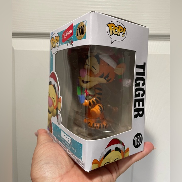 Christmas Tigger Disney Funko pop - Picture 3 of 6